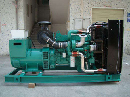 鸡冠1100kw康明斯柴油发电机组图片 鸡冠1100kw康明斯柴油发电机组图片